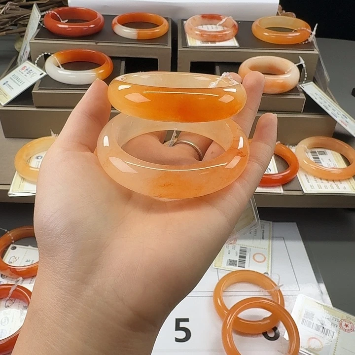 颖***3石英质玉（黄龙玉）合金手镯