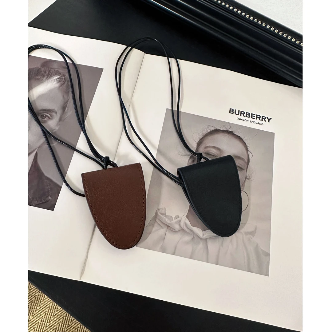 GRACE GARDEN【墨镜夹！】挂脖皮革墨镜夹DD5F1131