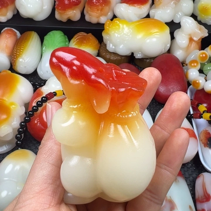 新疆戈壁五彩石金丝