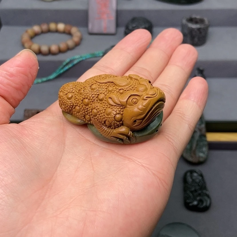 【闪购商品】石英质玉(阿拉善玉)颈饰未镶嵌大*散