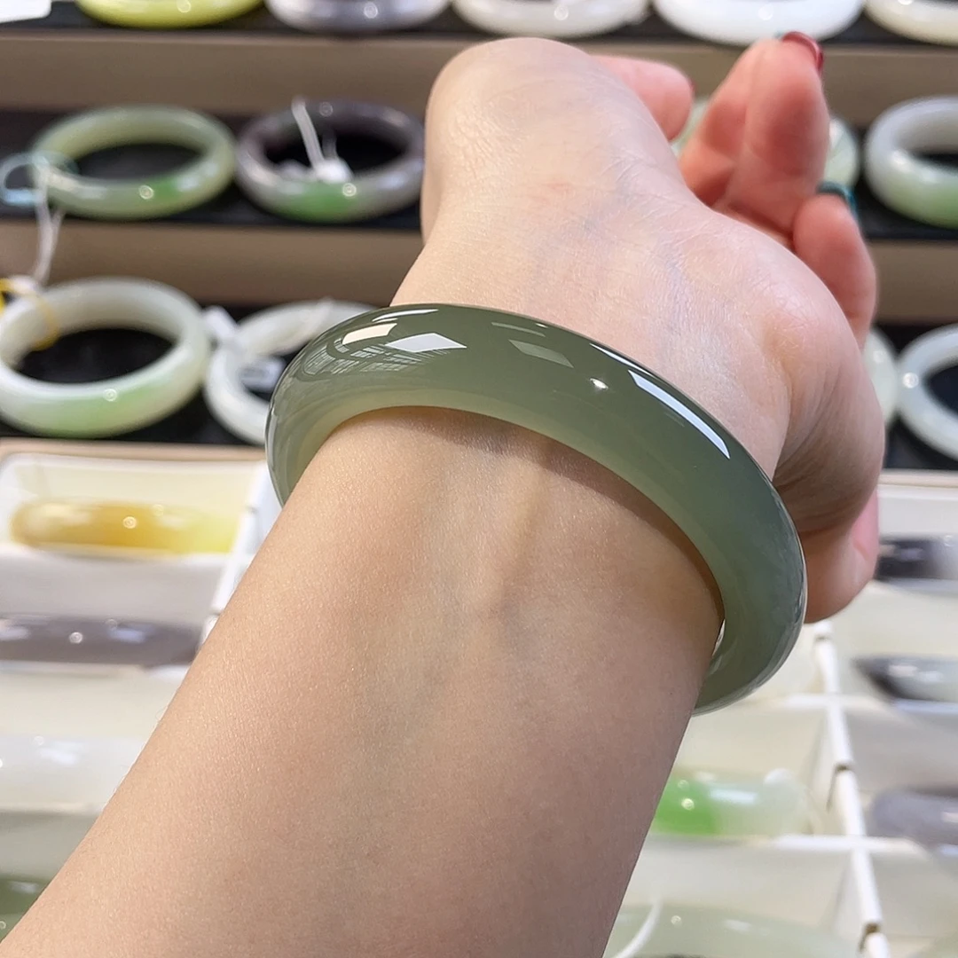 和田玉未镶嵌手镯冰猫茶湖 显白洋气 高级气质 猫光足