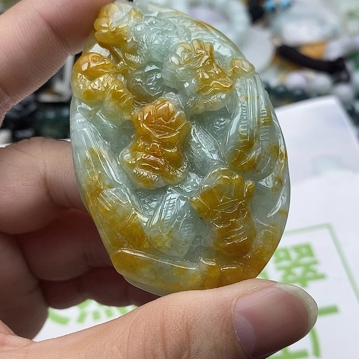 曾***＜翡翠未镶嵌挂件翡翠