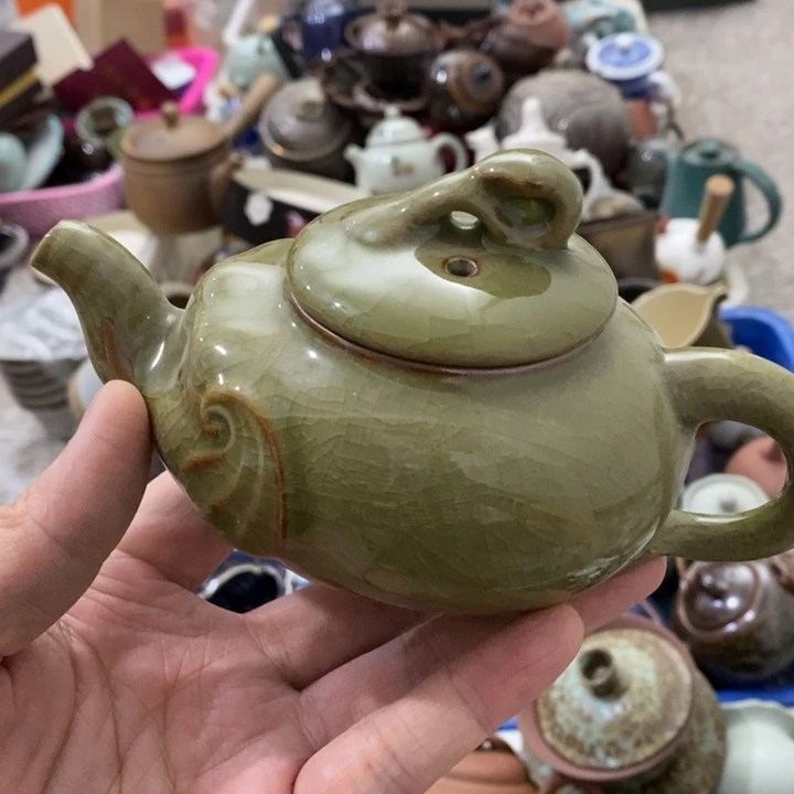 陶瓷艺术品及陶瓷壶