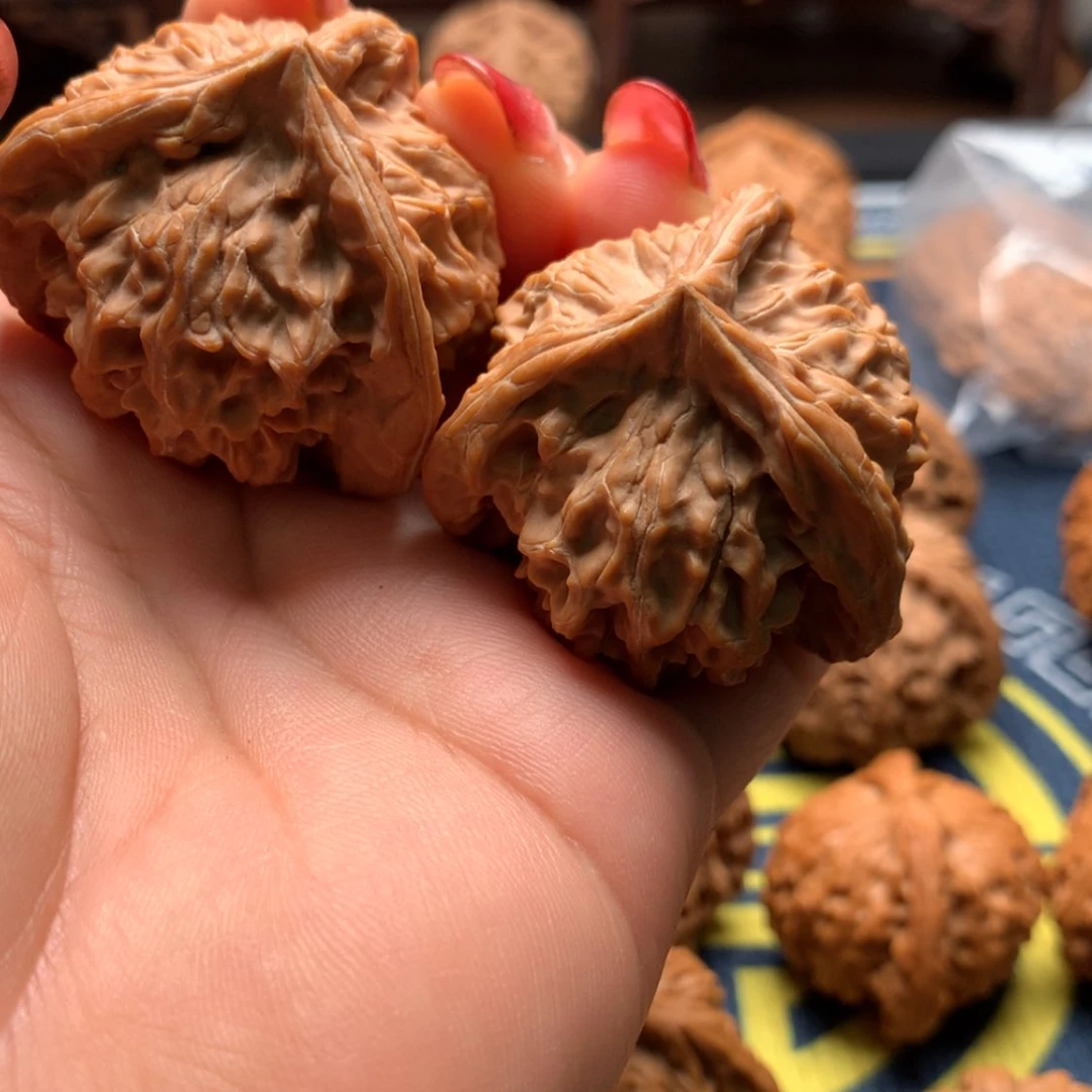 【闪购商品】把件文玩核桃小*袄三棱42