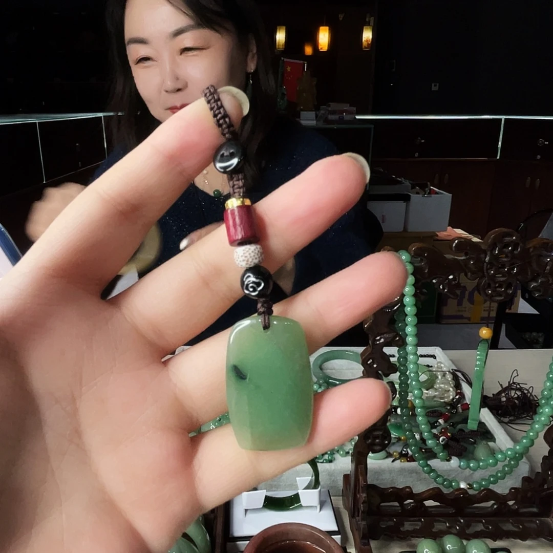 密玉（石英质玉）未镶嵌颈饰