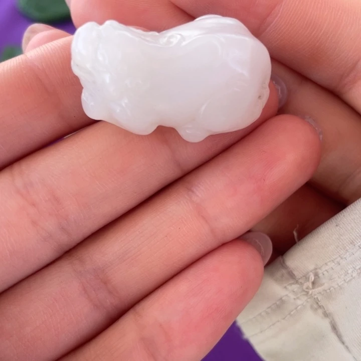 和田玉未镶嵌吊坠(赠链)