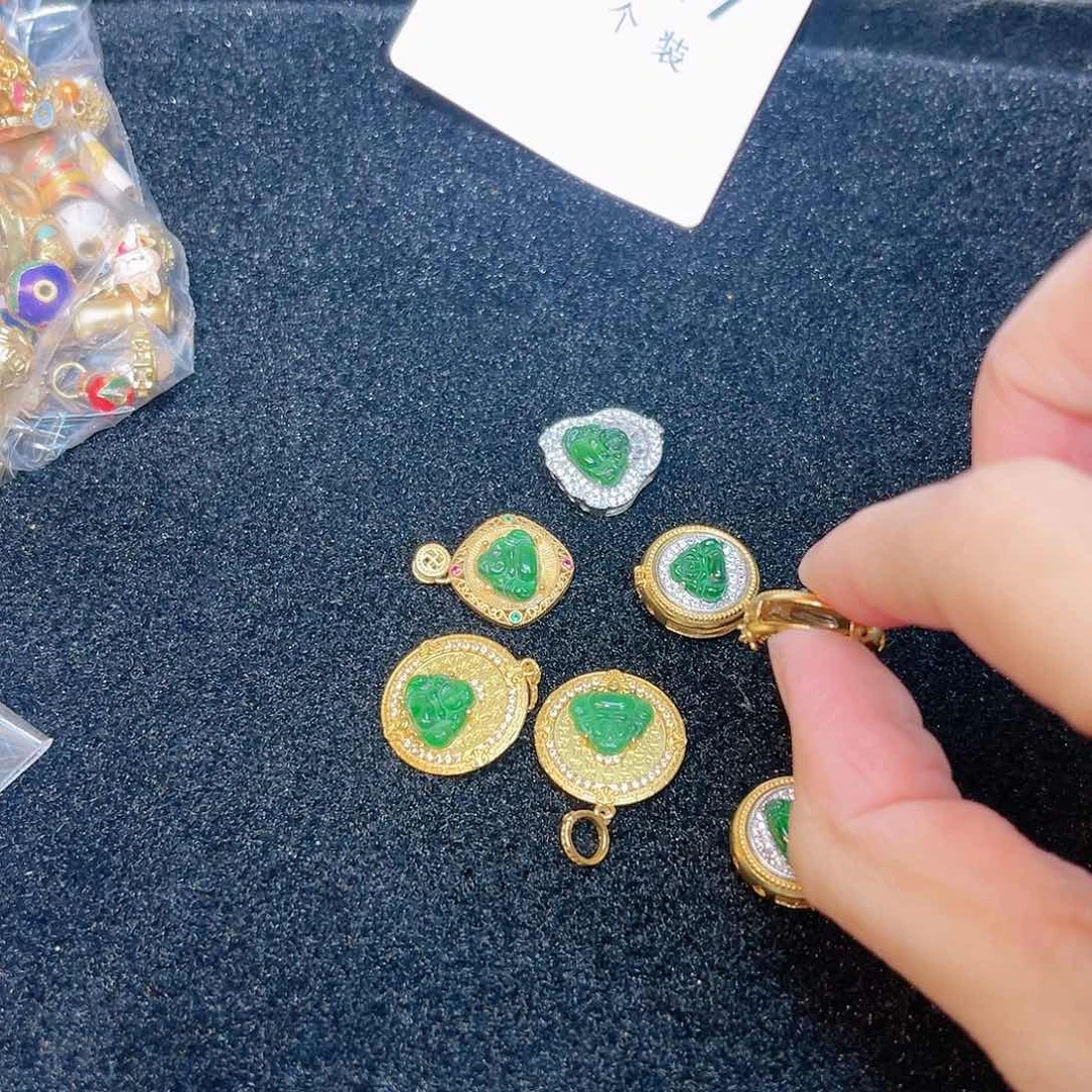 翡翠颈饰银S925镀金镶嵌147