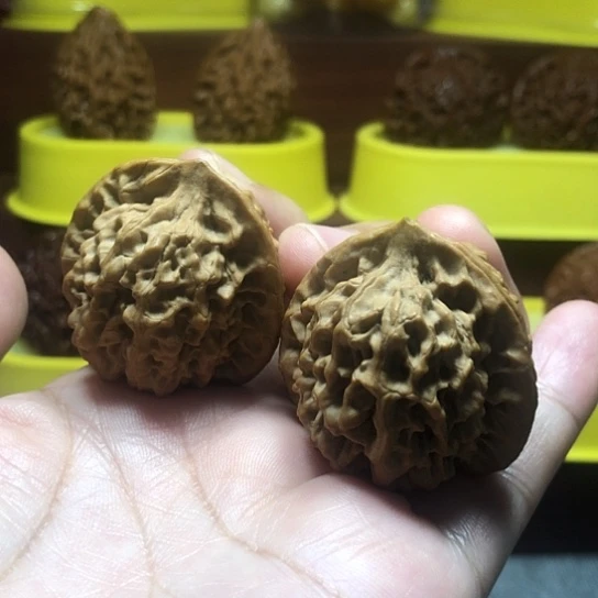 文玩核桃把件秦闷