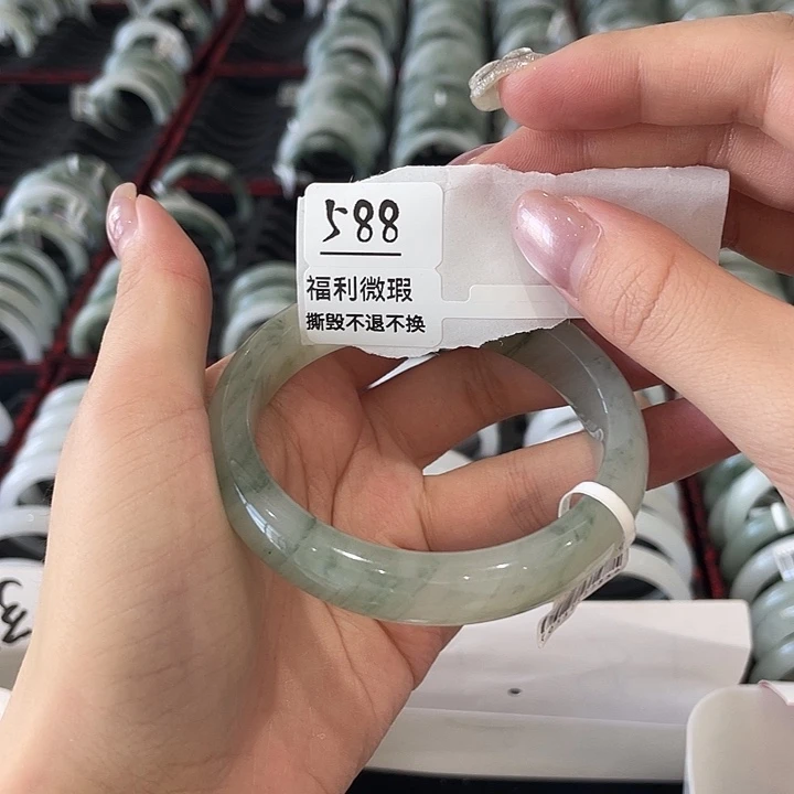 未镶嵌手镯石英岩玉