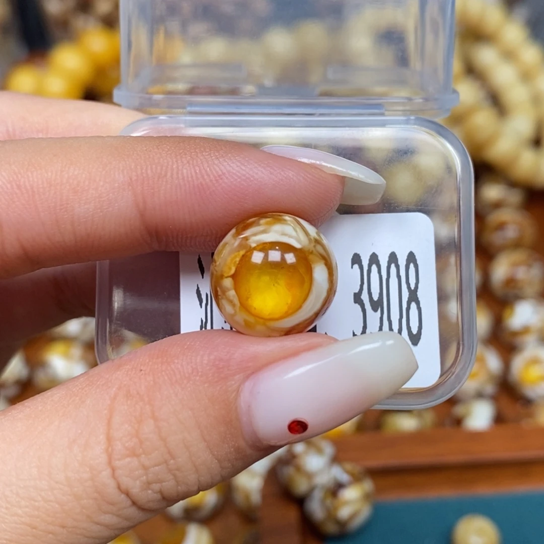 蜜蜡未镶嵌珠宝奇石3908