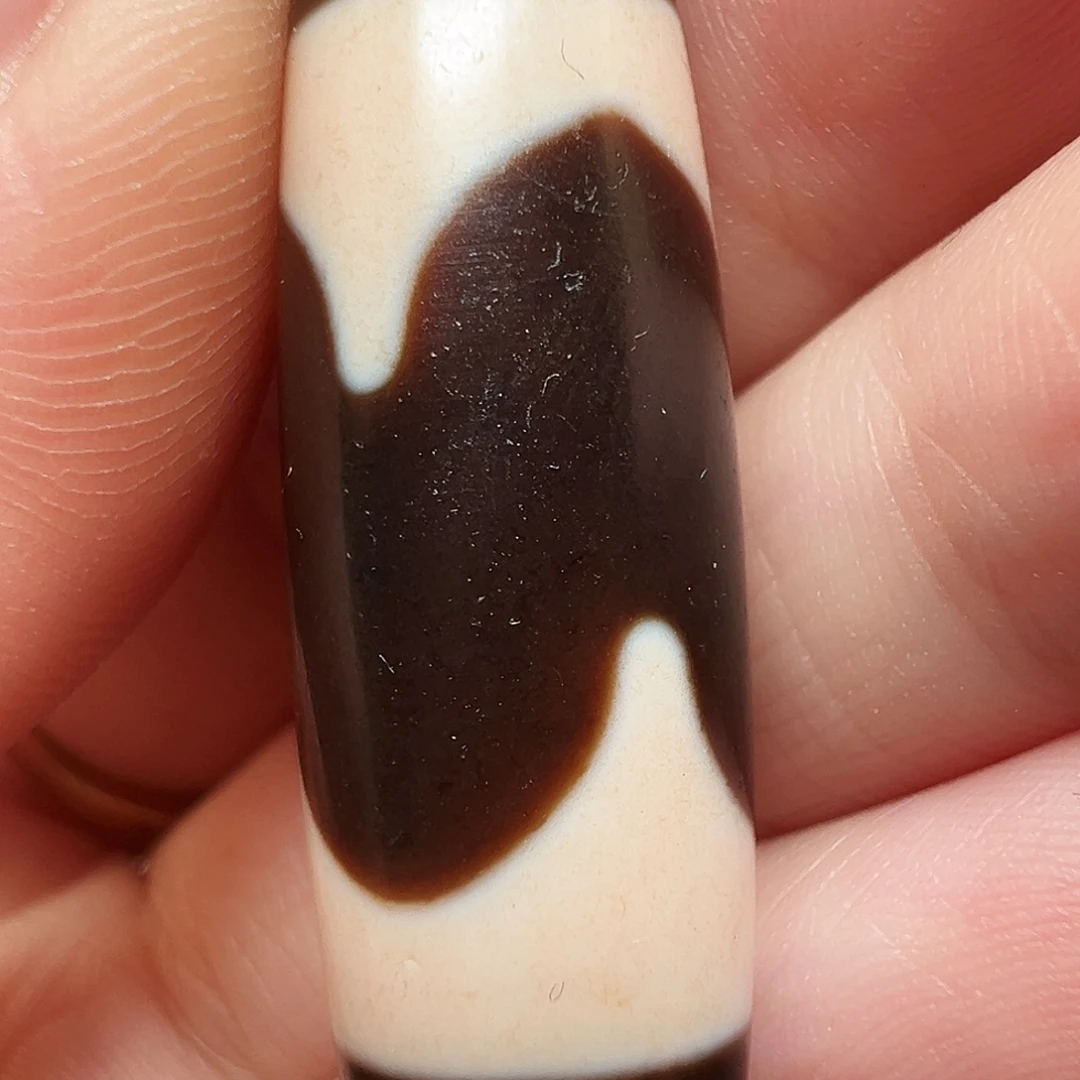 玛瑙/玉髓未镶嵌满朱砂虎牙