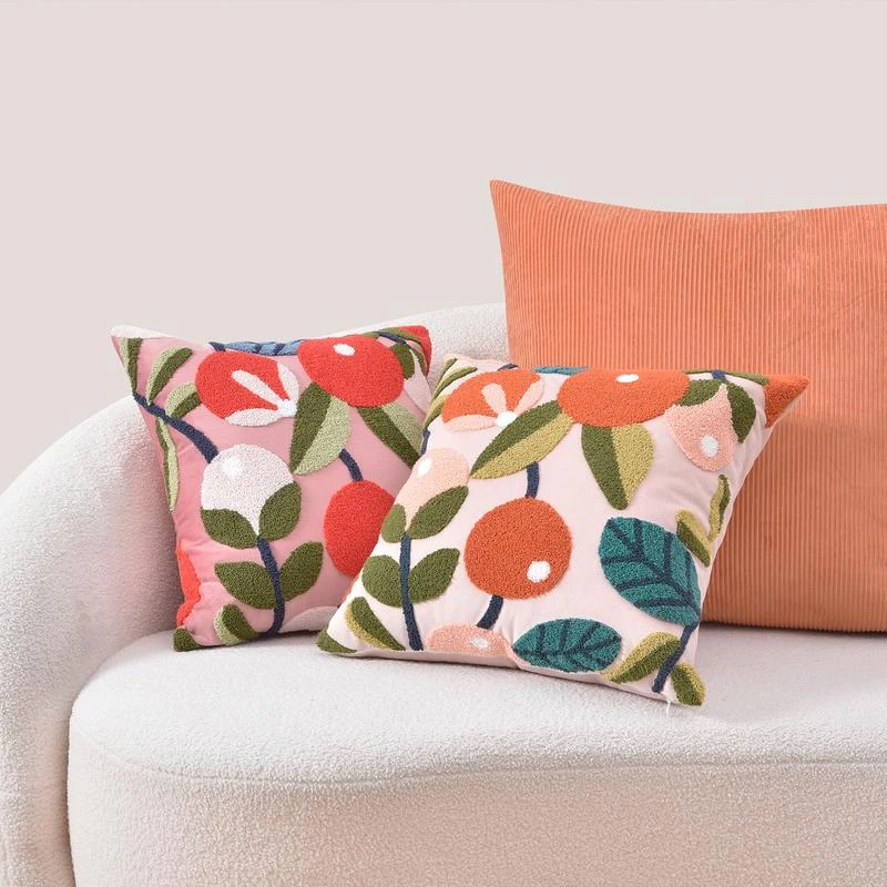 天鹅绒绣花靠垫抱枕套（不含芯）红果/福兔