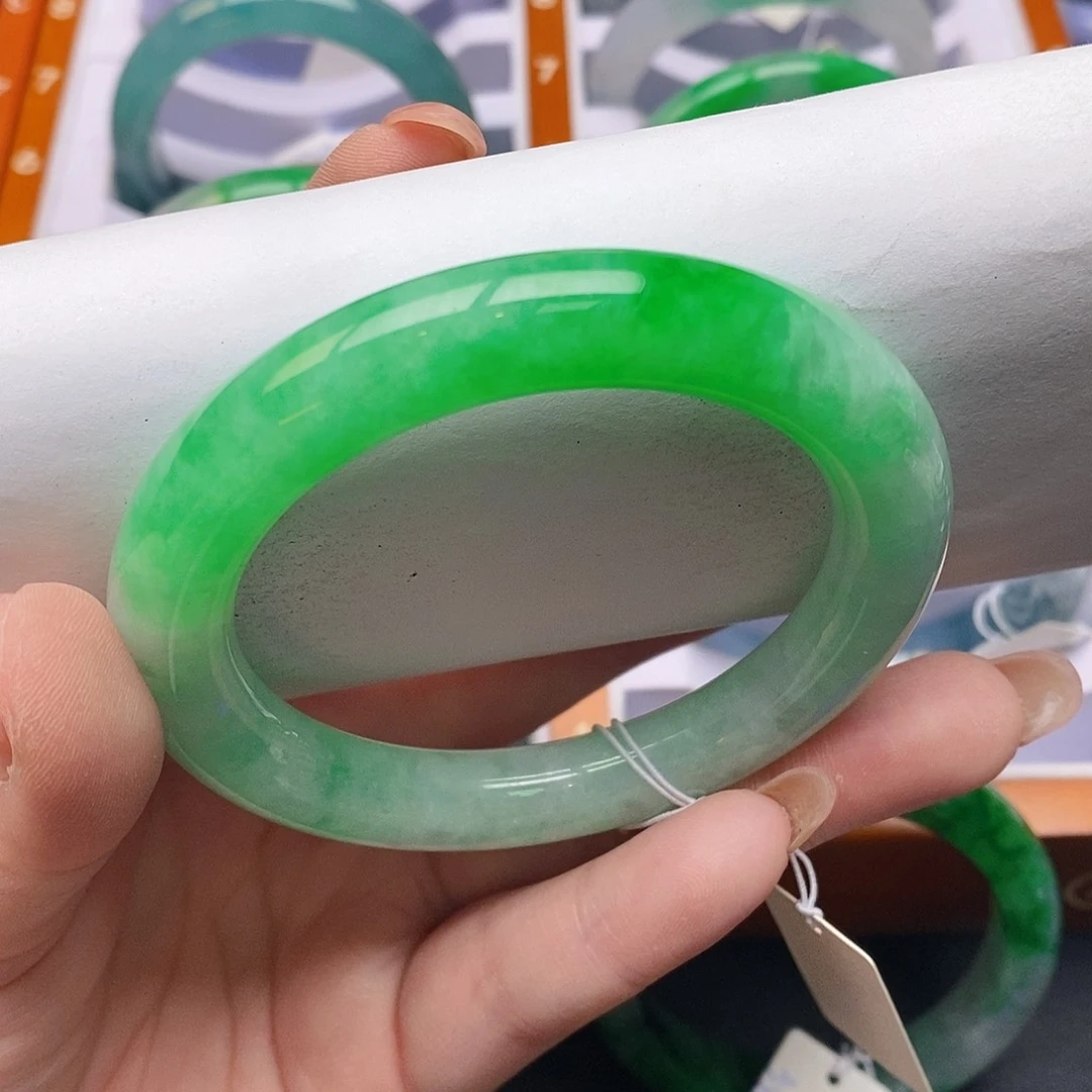 翡翠未镶嵌手镯56