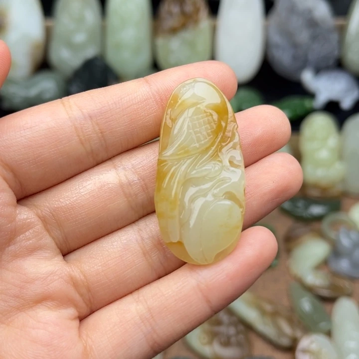 和田玉未镶嵌挂件