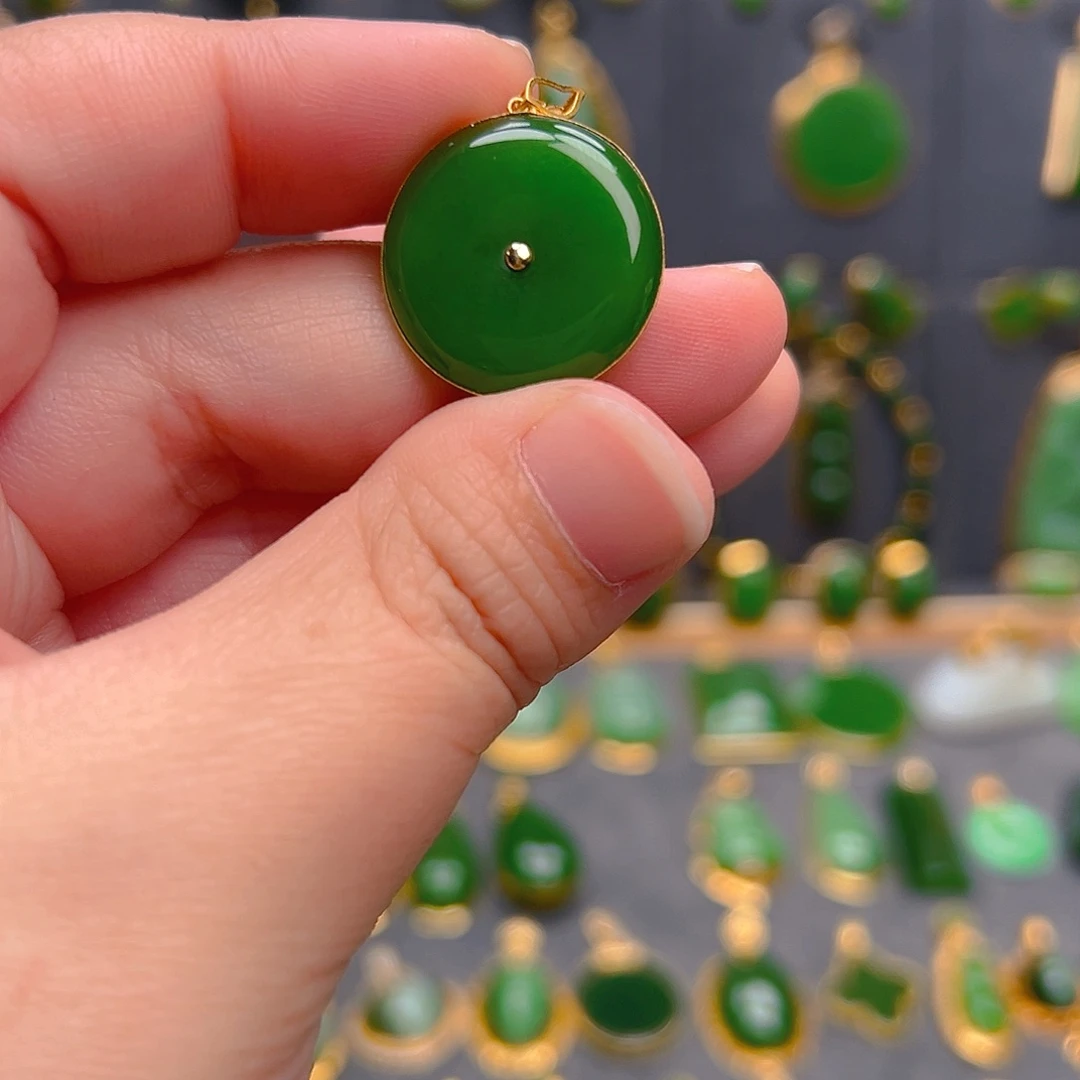 和田玉（碧玉）18K金镶嵌吊坠(不含链)