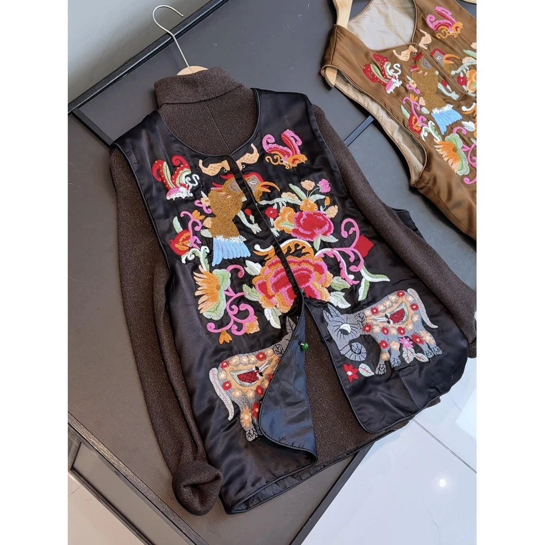 黑色复古盘扣马夹女秋季新款高级感重工刺绣新中式国风上衣