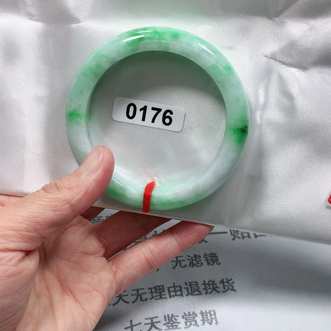 翡翠手镯未镶嵌天然缅甸A货翡翠手镯