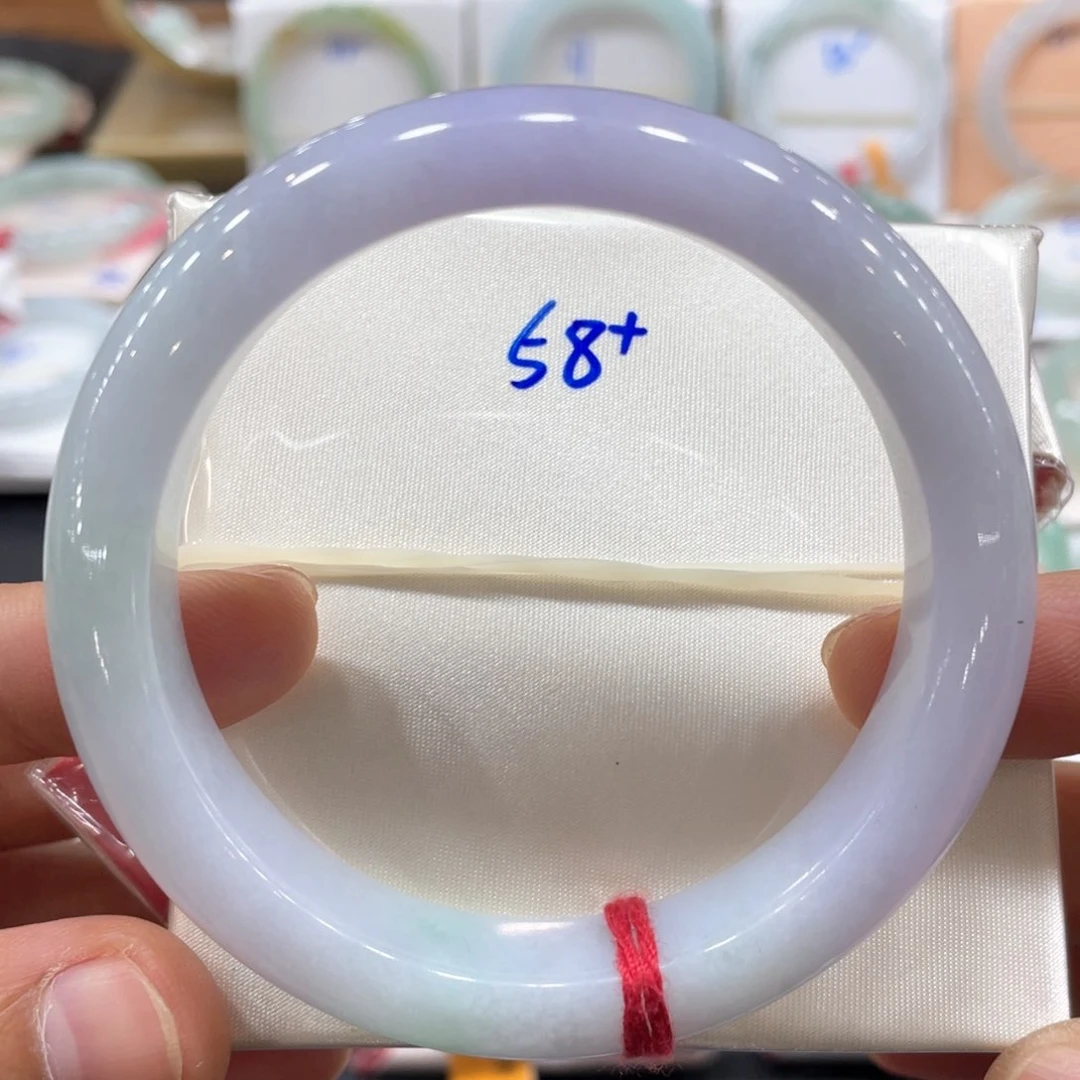 翡翠手镯未镶嵌翡翠手镯