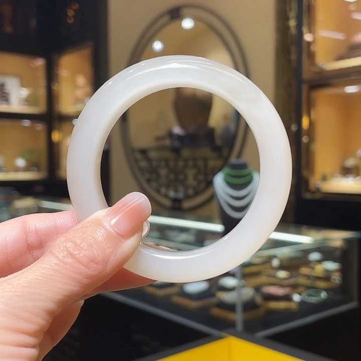 未镶嵌手镯和田玉54.3#65.33g