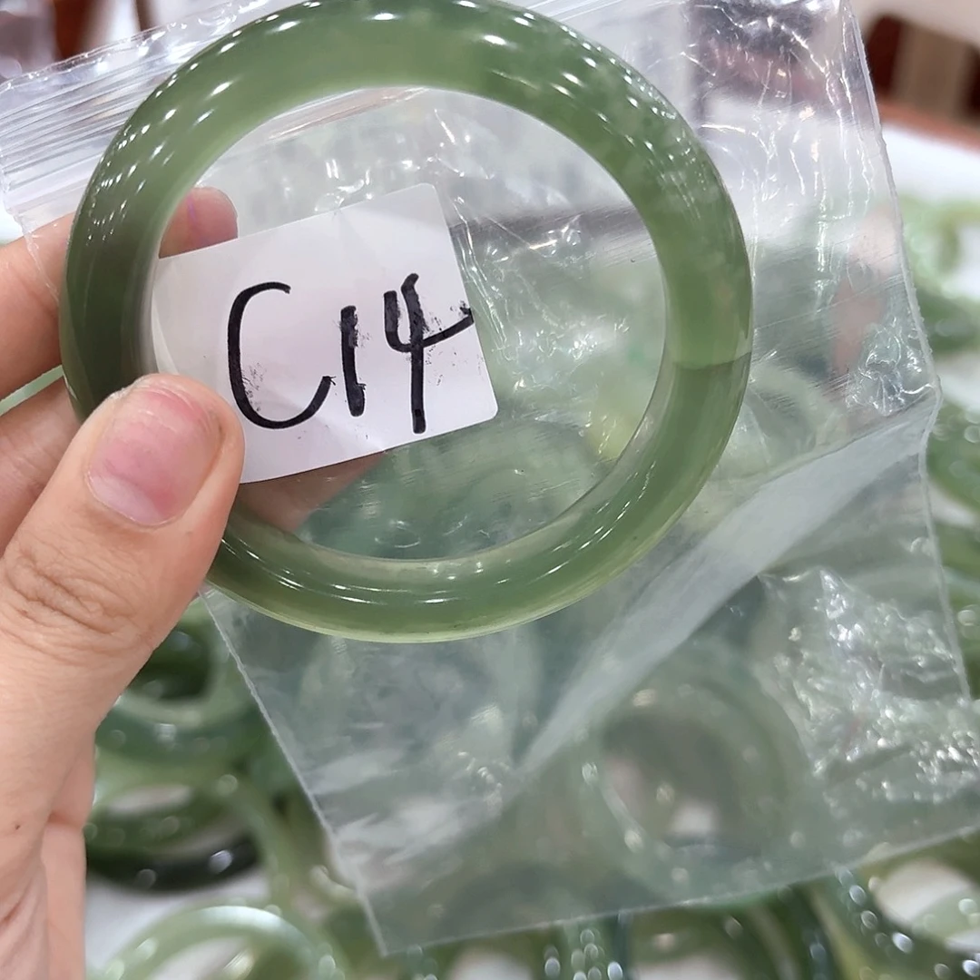 ****我岫玉未镶嵌手镯Added