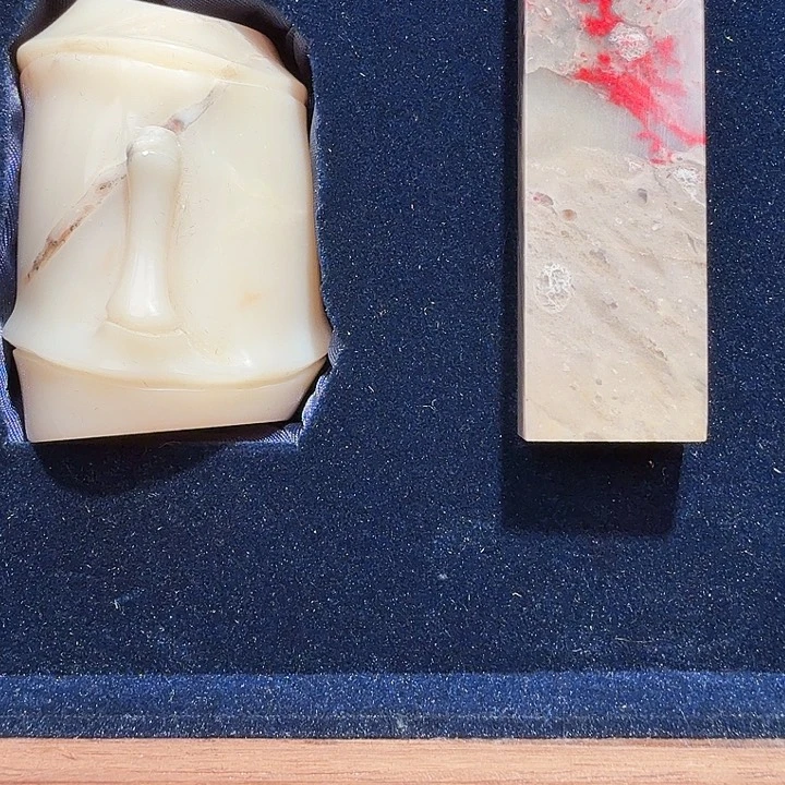 昌化鸡血石昌化鸡血石