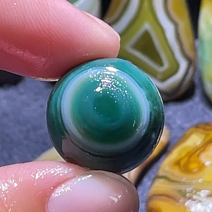 玛瑙/玉髓未镶嵌珠宝奇石