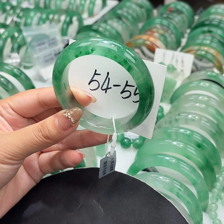 未镶嵌手镯石英质玉（非洲翠）