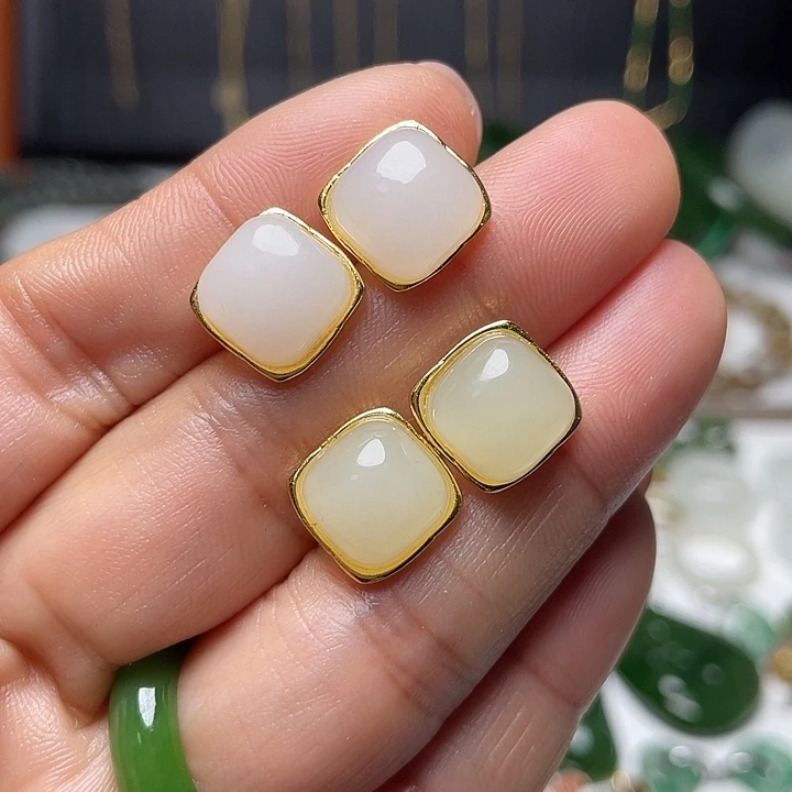 和田玉银S925镶嵌耳饰颜色多样性发其一