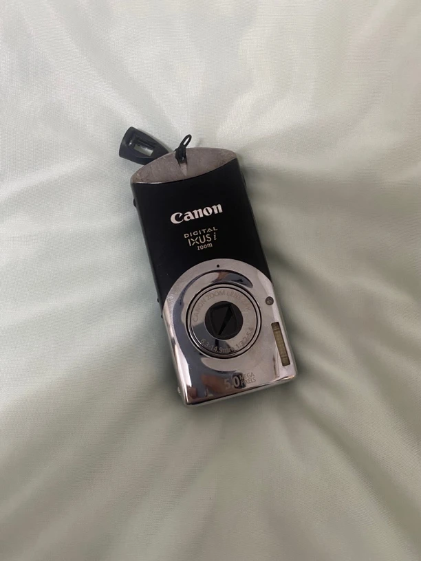 9新 Canon/佳能 ixusizoom黑色热门款ccd数码相机