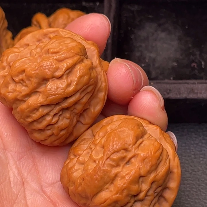 文玩核桃把件秦岭野生核桃