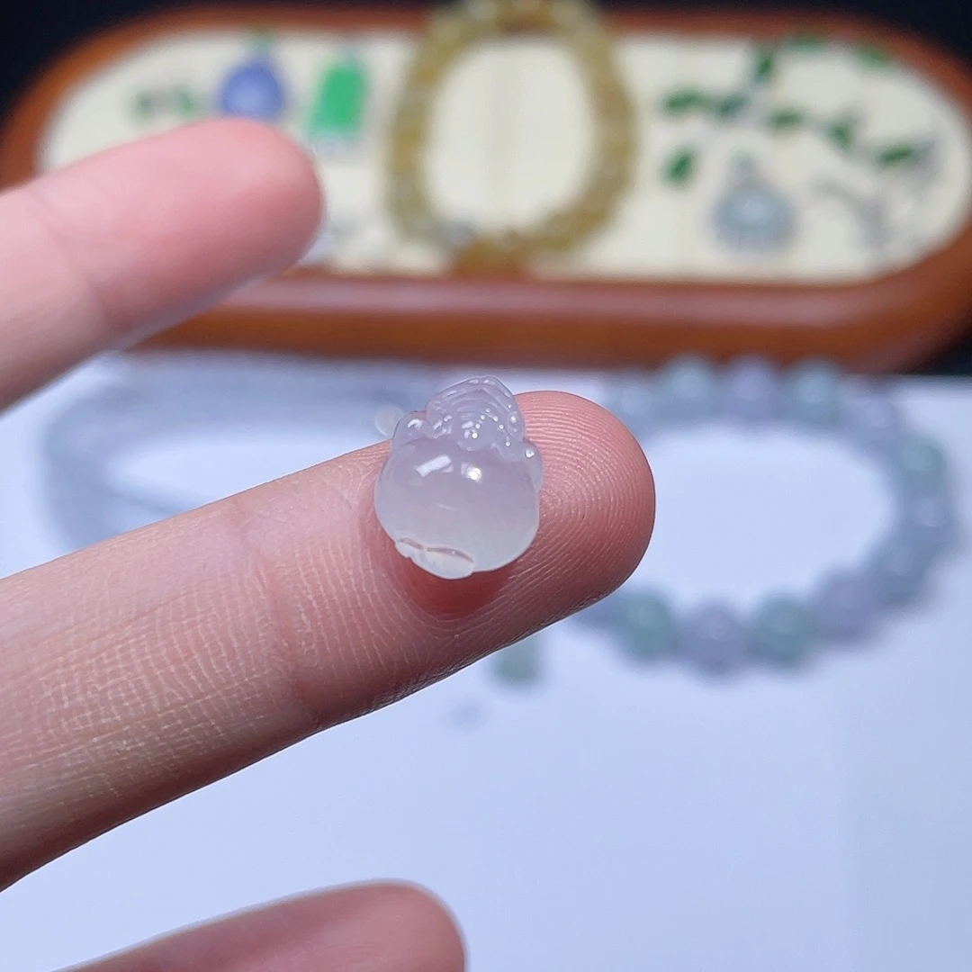 翡翠颈饰未镶嵌貔貅