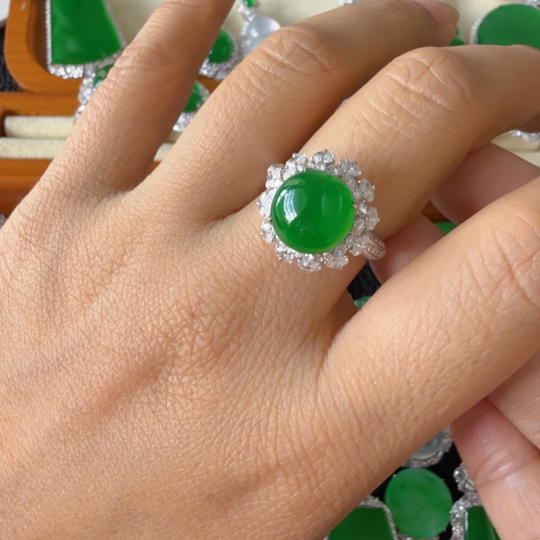 翡翠18K金镶嵌戒指戒指