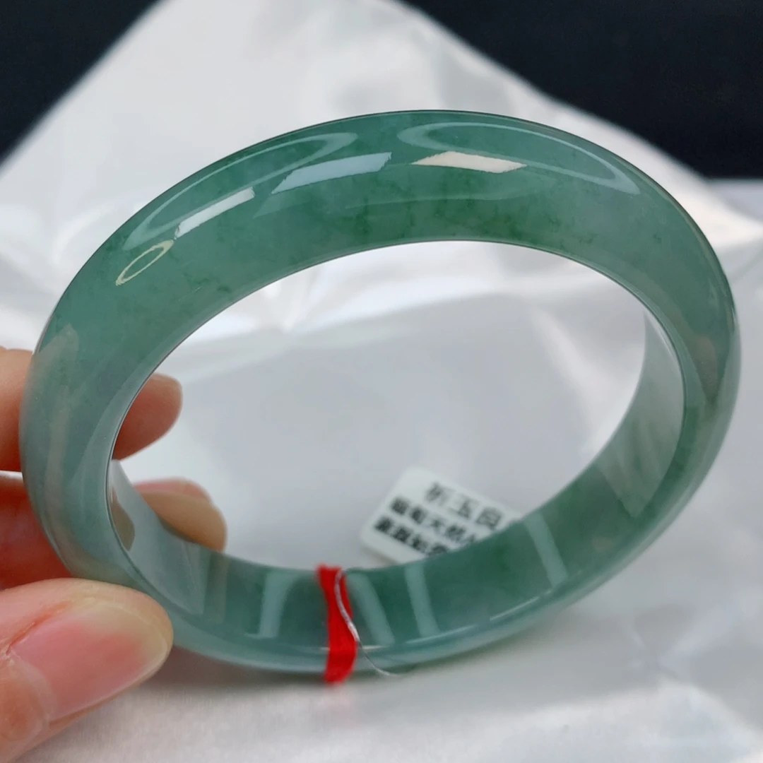 未镶嵌手镯翡翠57.2正圈，满绿底飘绿花，完整，044