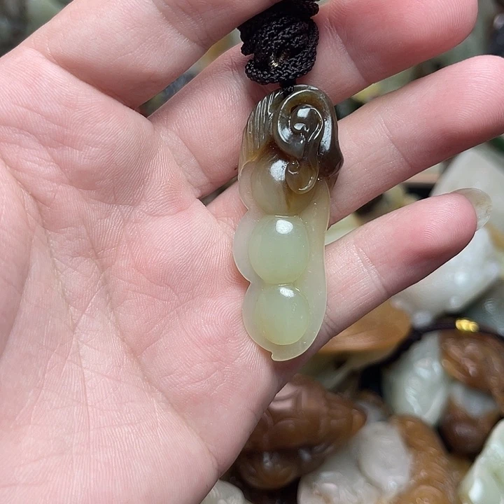 和田玉未镶嵌挂件