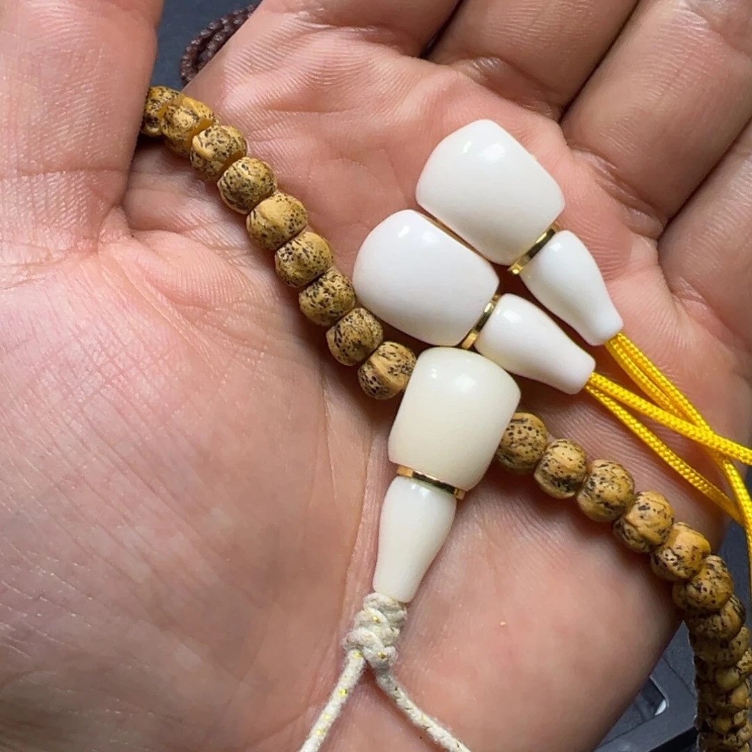 柏香籽/百香籽吊坠白骆驼