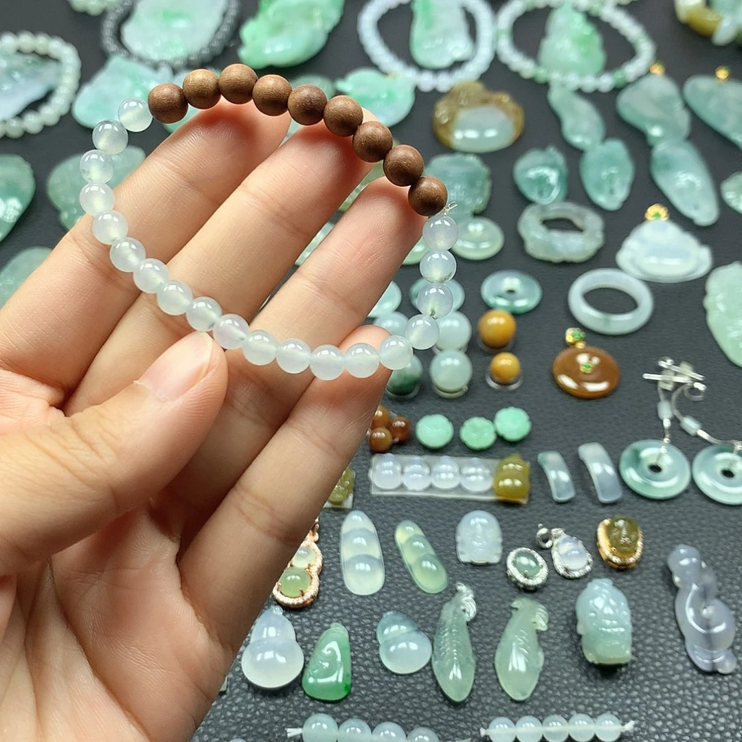 翡翠未镶嵌颈饰手串