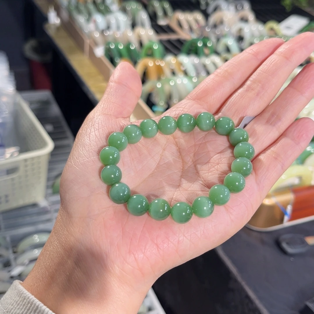 和田玉未镶嵌手镯  「俄碧 绿猫」