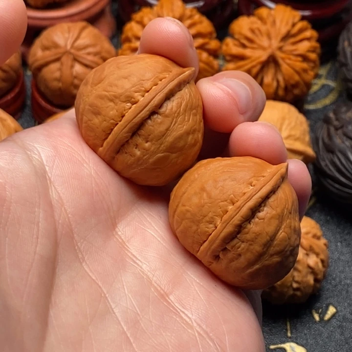 达***西文玩核桃吊坠木鱼元宝