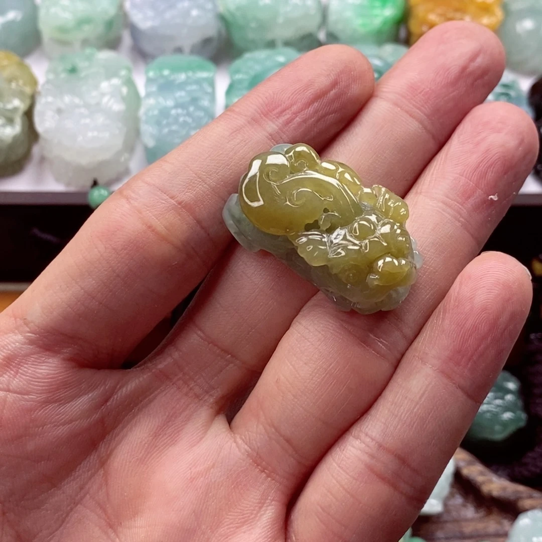 翡翠未镶嵌颈饰翡翠