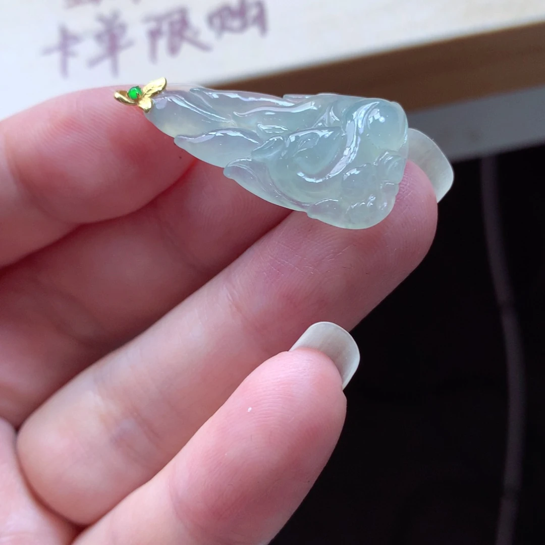 翡翠颈饰18K金镶嵌吊坠