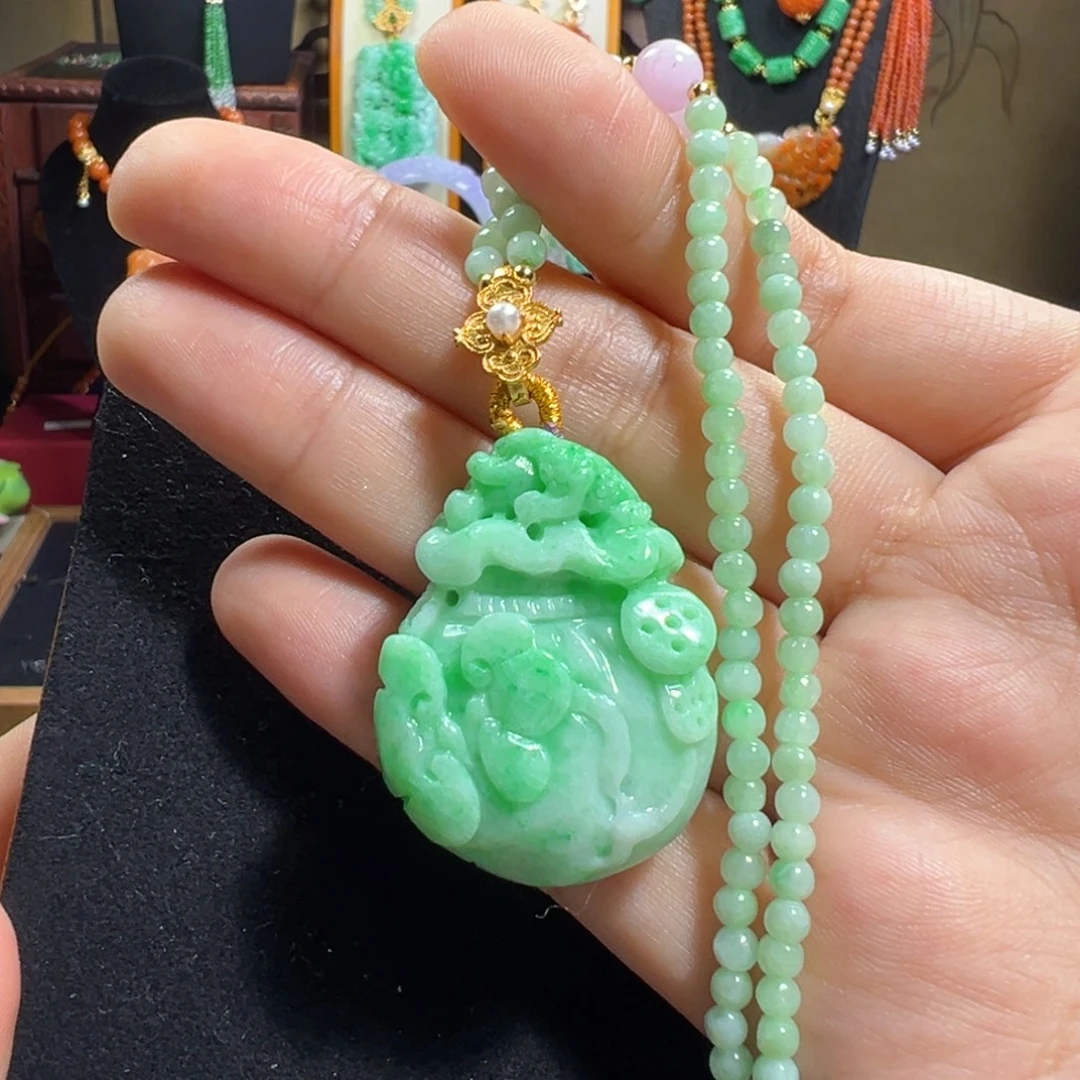 翡翠未镶嵌吊坠(赠链)钱袋子