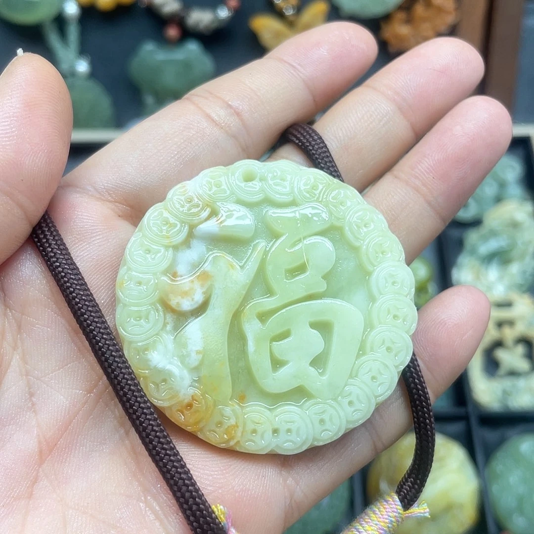 未镶嵌蛇纹石玉颈饰