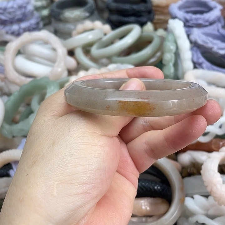 未镶嵌手镯石英岩玉
