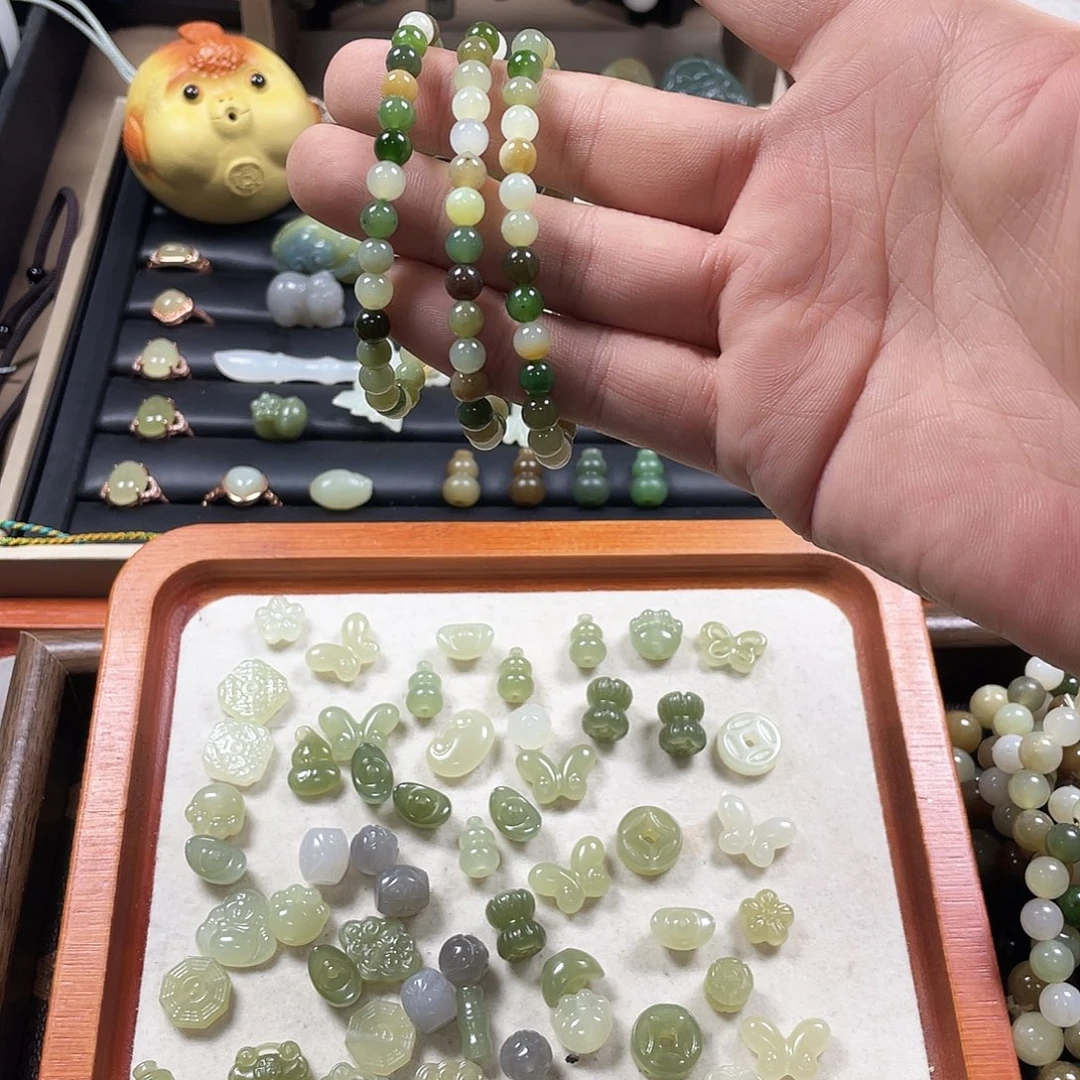 呦***呵和田玉未镶嵌手链