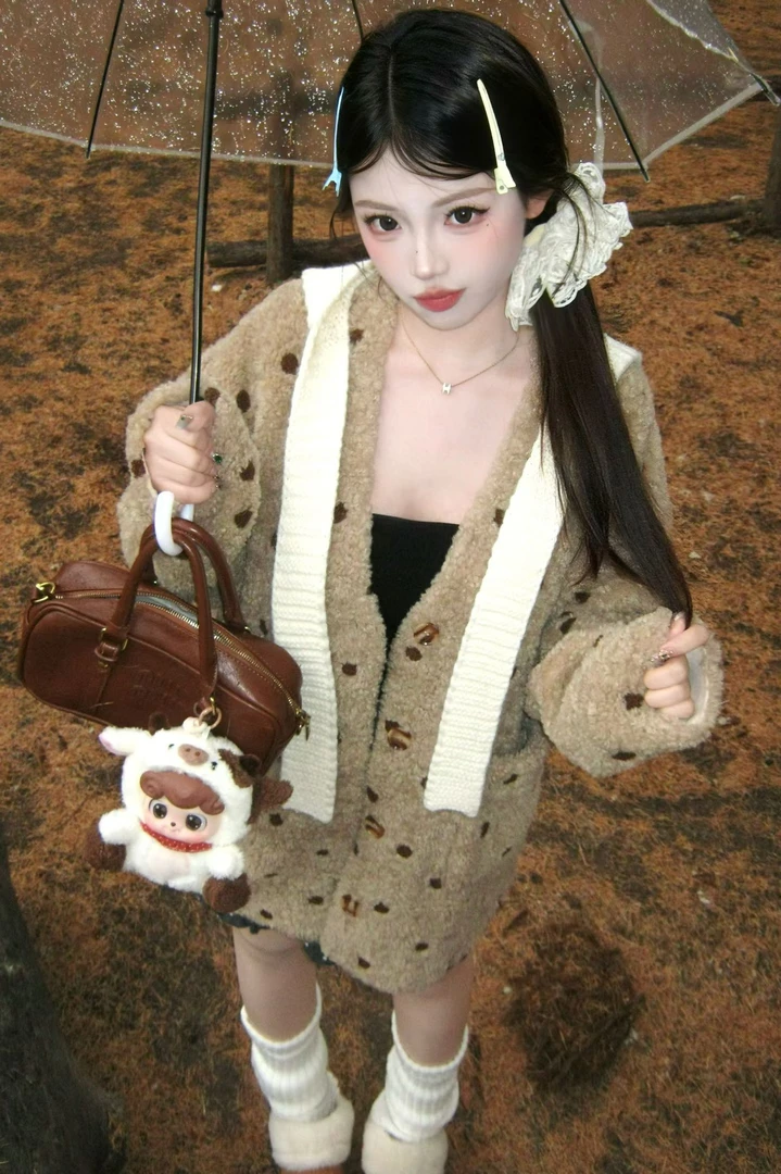 叮叮家【奶茶啵啵】冬季宽松休闲通勤加厚保暖羊羔毛外套+毛呢短裙