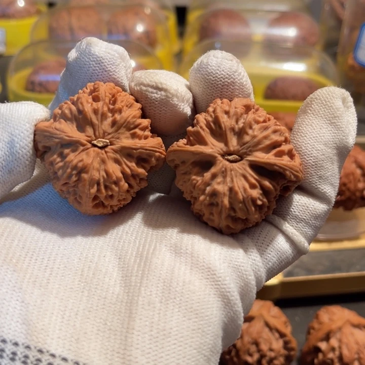 文玩核桃把件全品南疆石40