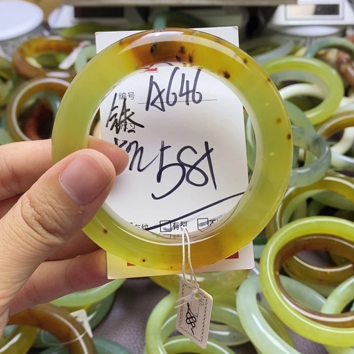 蛇纹石玉未镶嵌手镯可****8