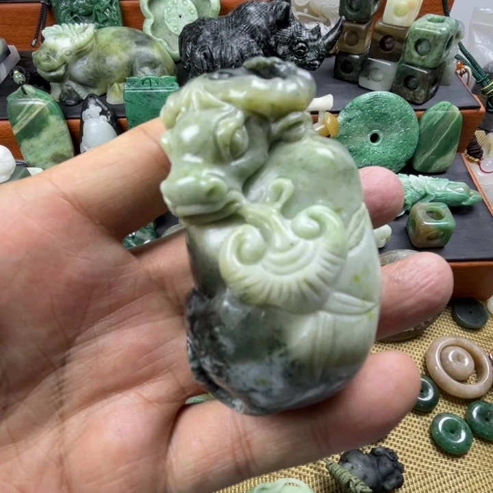 独山玉未镶嵌珠宝半成品