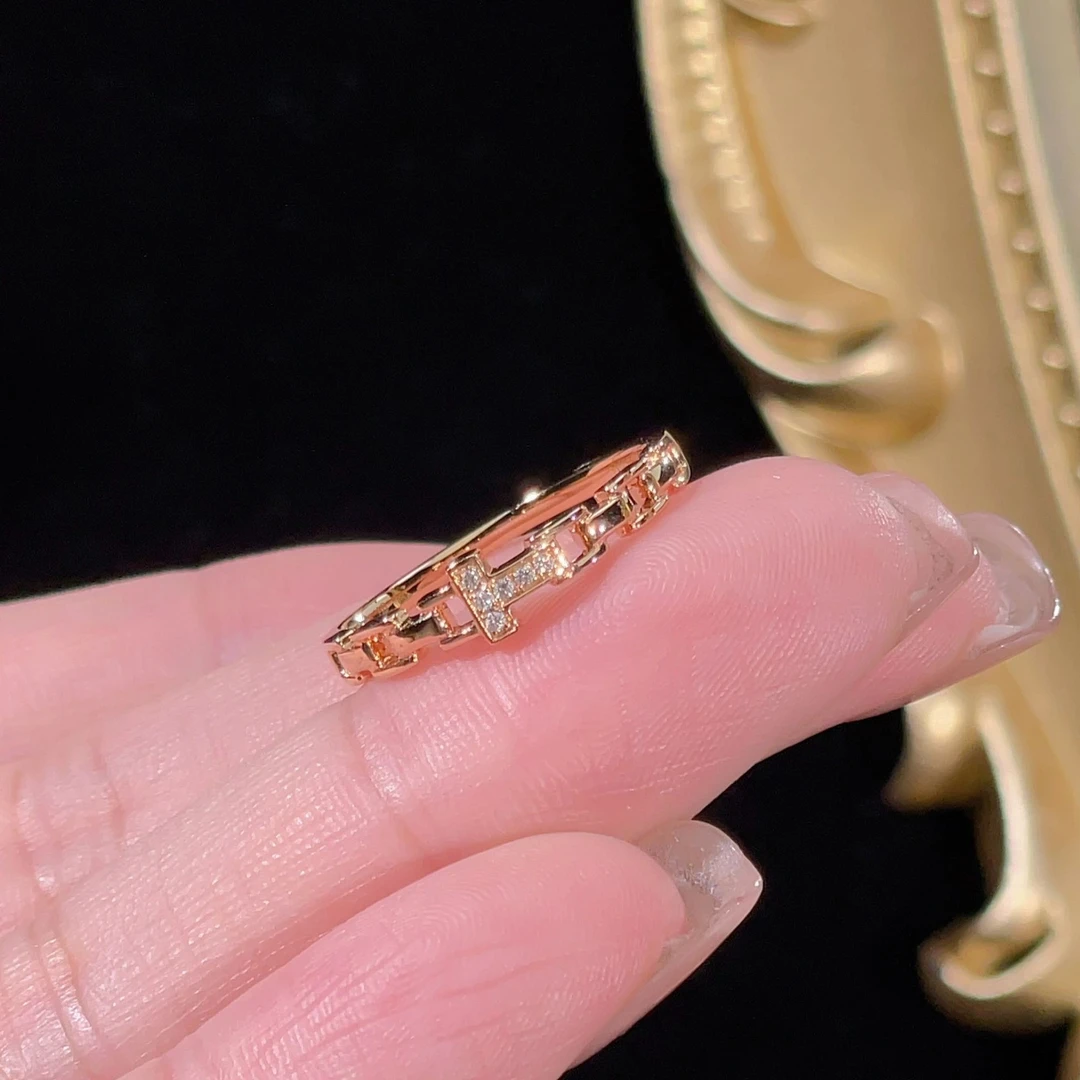 18K玫瑰金真钻女戒天然南非真钻轻奢环环相扣明星同款饰品