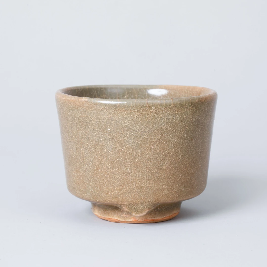 【古董】9、明中期  龙泉米色青釉三足筒式炉